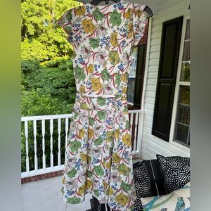 Chris McLaughlin Floral Dress. Tie Front and Ruffles. Sleeveless. Size 8. EUC.